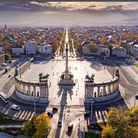 Andrassy Adventures Appartement *