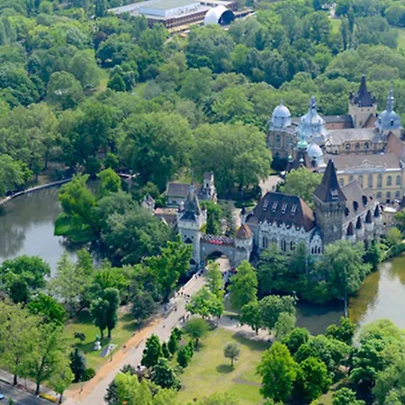 Andrassy Adventures Lägenhet Budapest